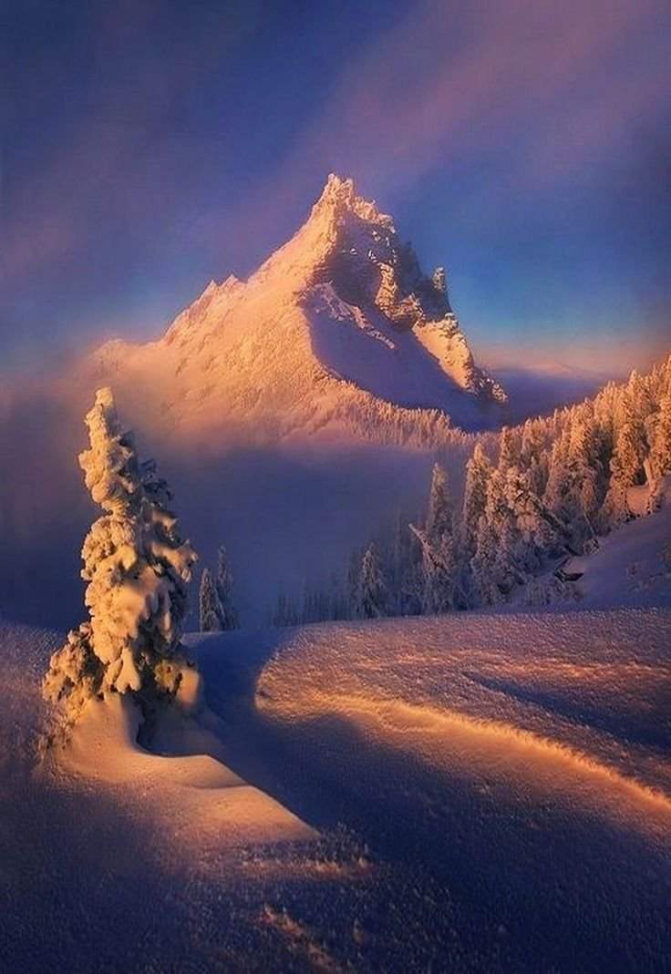 Красивые горы со снегом