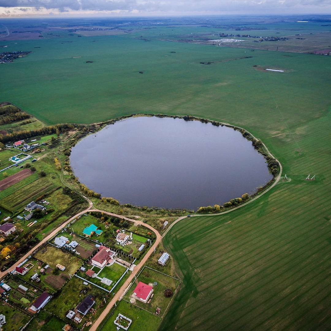 круглое озеро лобня