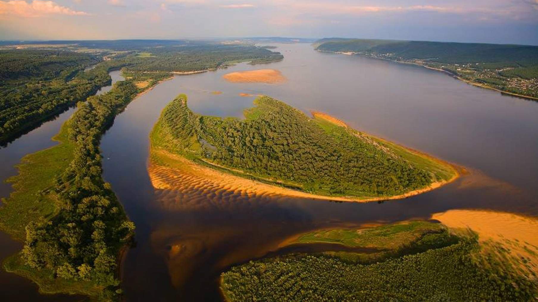 Волга от истока до устья с высоты птичьего полёта