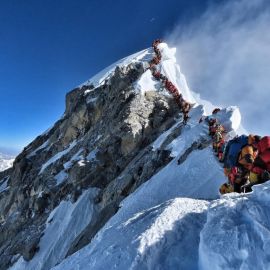Очередь на Эверест (64 фото)