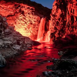 Кровавый водопад (56 фото)