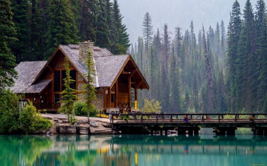 Деревянный дом у озера (58 фото)
