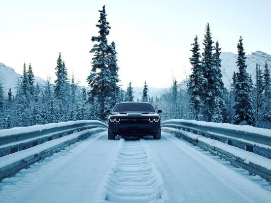 Машина на зимней дороге (56 фото)