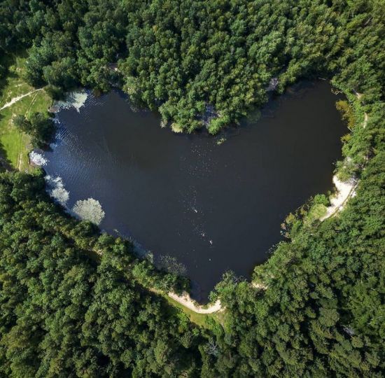 Озеро в виде сердца (56 фото)