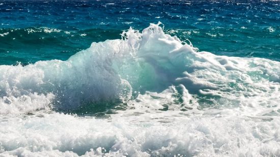 Морская волна с пеной (43 фото)