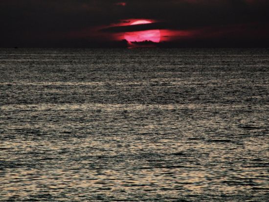 Красно черный океан (41 фото)