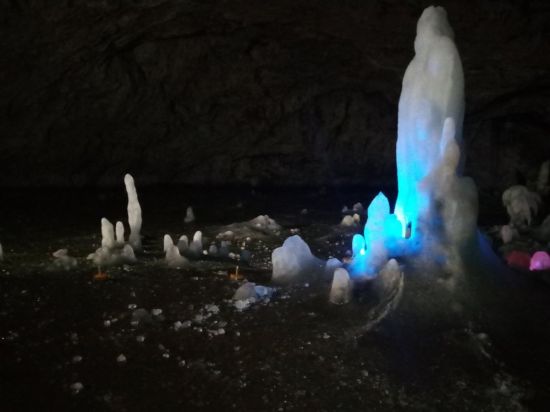Аскинская ледяная пещера зимой (57 фото)