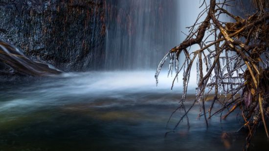 Водоворот в озере (49 фото)