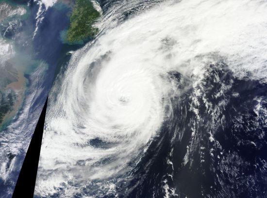 Тайфун майсак (30 фото)