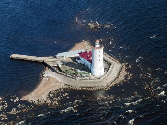 Толбухин маяк в финском заливе (40 фото)