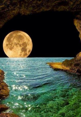 Луна и море (68 фото)