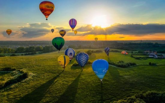 Воздушные шары в небе (63 фото)