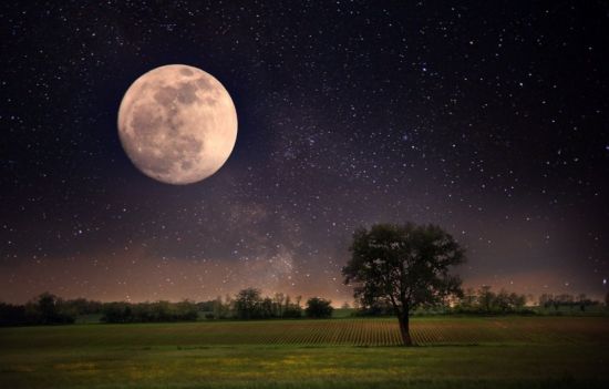 Ночное небо с луной и звездами (49 фото)