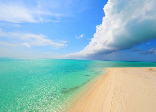 Бирюзовое море и белый песок (60 фото)