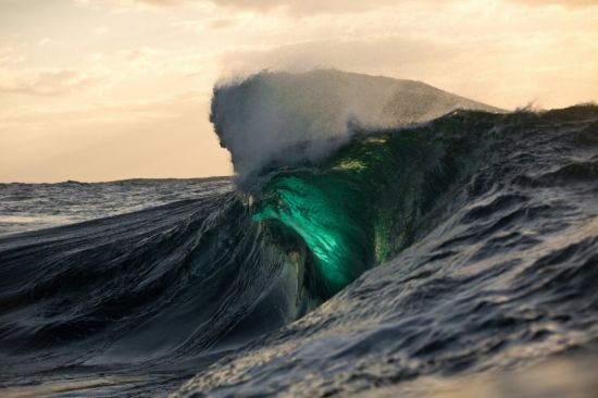Сильные волны на море (48 фото)