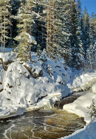 Водопад Кивач в Карелии зимой (58 фото)