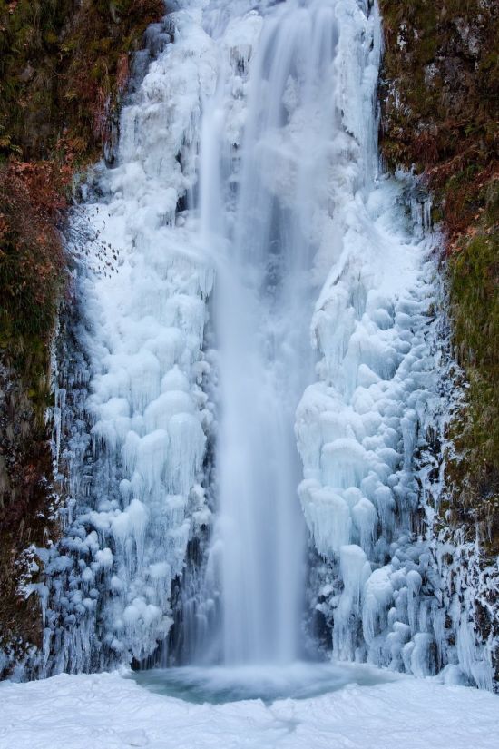 Водопад Радужный зимой (57 фото)