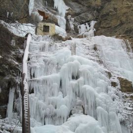 Водопад Учан Су замерз (58 фото)