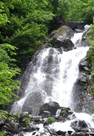 Молочные водопады в Абхазии (60 фото)