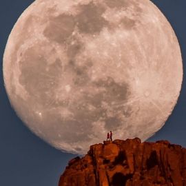 Огромная Луна (57 фото)