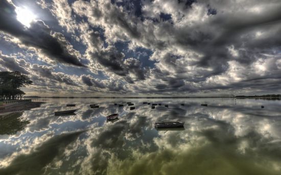 Небо отражается в воде (54 фото)