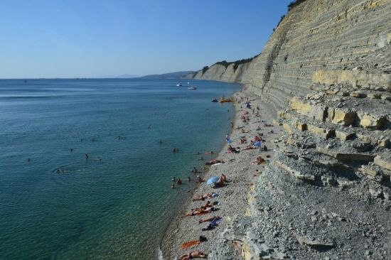 Дикий пляж круча геленджик (77 фото)