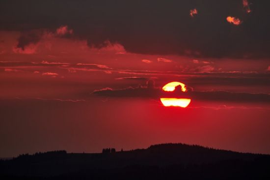 Красное солнце в небе (56 фото)