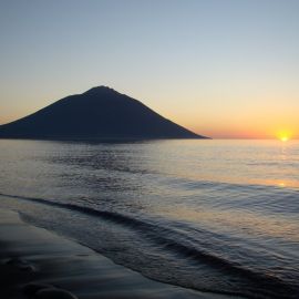 Вулкан кудрявый на острове итуруп (51 фото)
