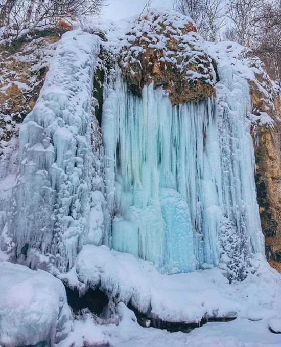 Ледяная пещера водопад (40 фото)