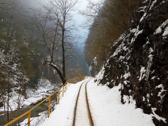 Гуамское ущелье поезд зимой (40 фото)