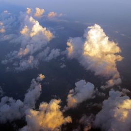 Белые пушистые в небе облака (32 фото)