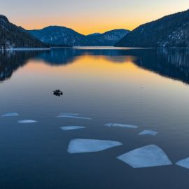 Телецкое озеро зимой (40 фото)
