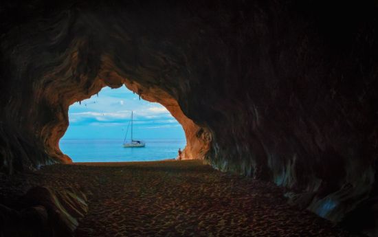 Пещера забытого острова (30 фото)