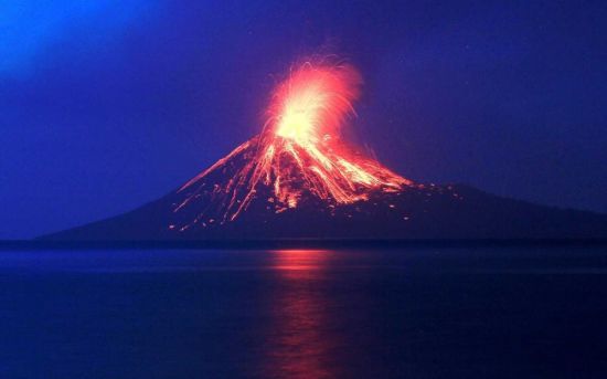 Вулкан на итальянском острове (35 фото)