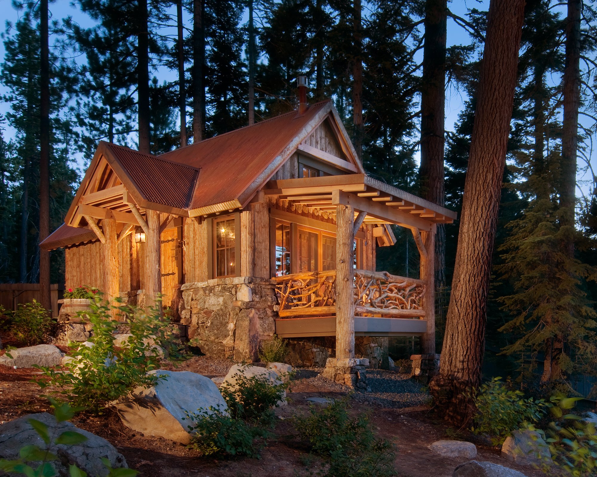 Покажи красивый домик. Усадьба Хонка медное озеро. Хижина гномов, Британская Колумбия. Красивые деревянные домики. Деревянный коттедж в лесу.