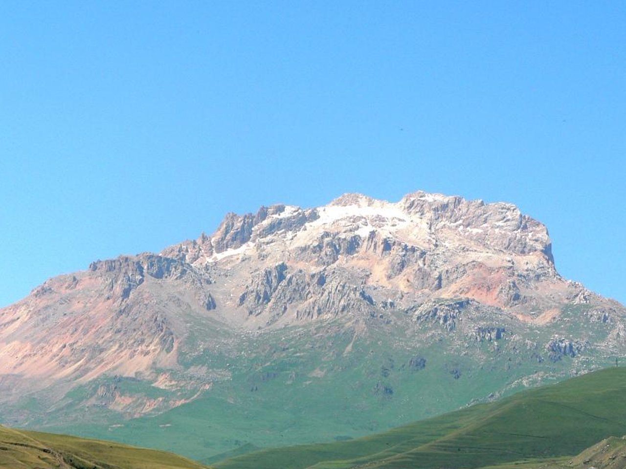 Шалбуздаг высота. Гора Шалбуздаг. Мискинджа Шалбуздаг. Дагестан вершина Шалбуздаг. Достопримечательности Дагестана гора Шалбуздаг.