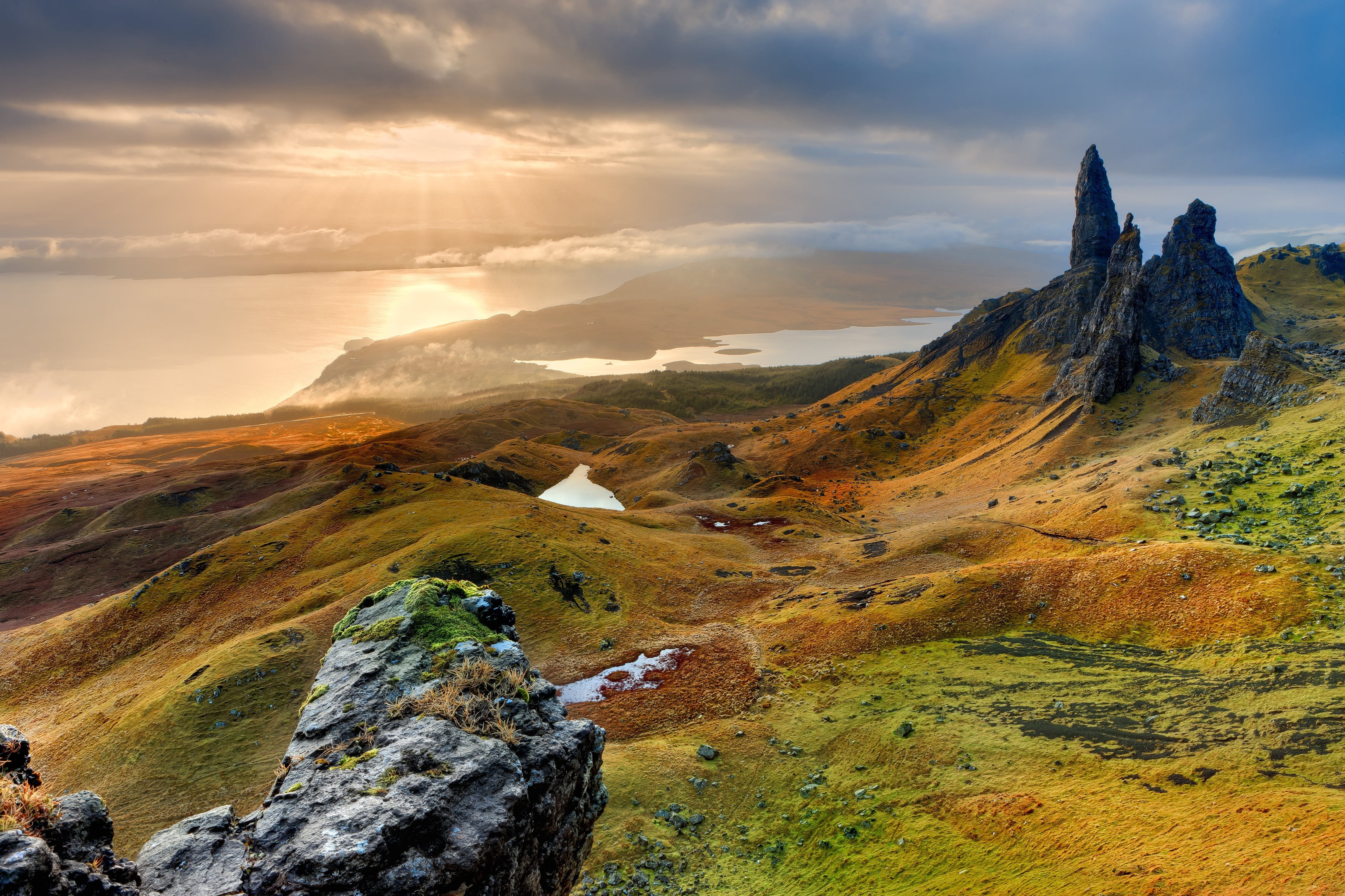The island was beautiful. Остров Скай, Шотландия (Isle of Skye). Шотландия Highlands. Долина фей остров Скай Шотландия. Хайленд Шотландия Высокогорье.