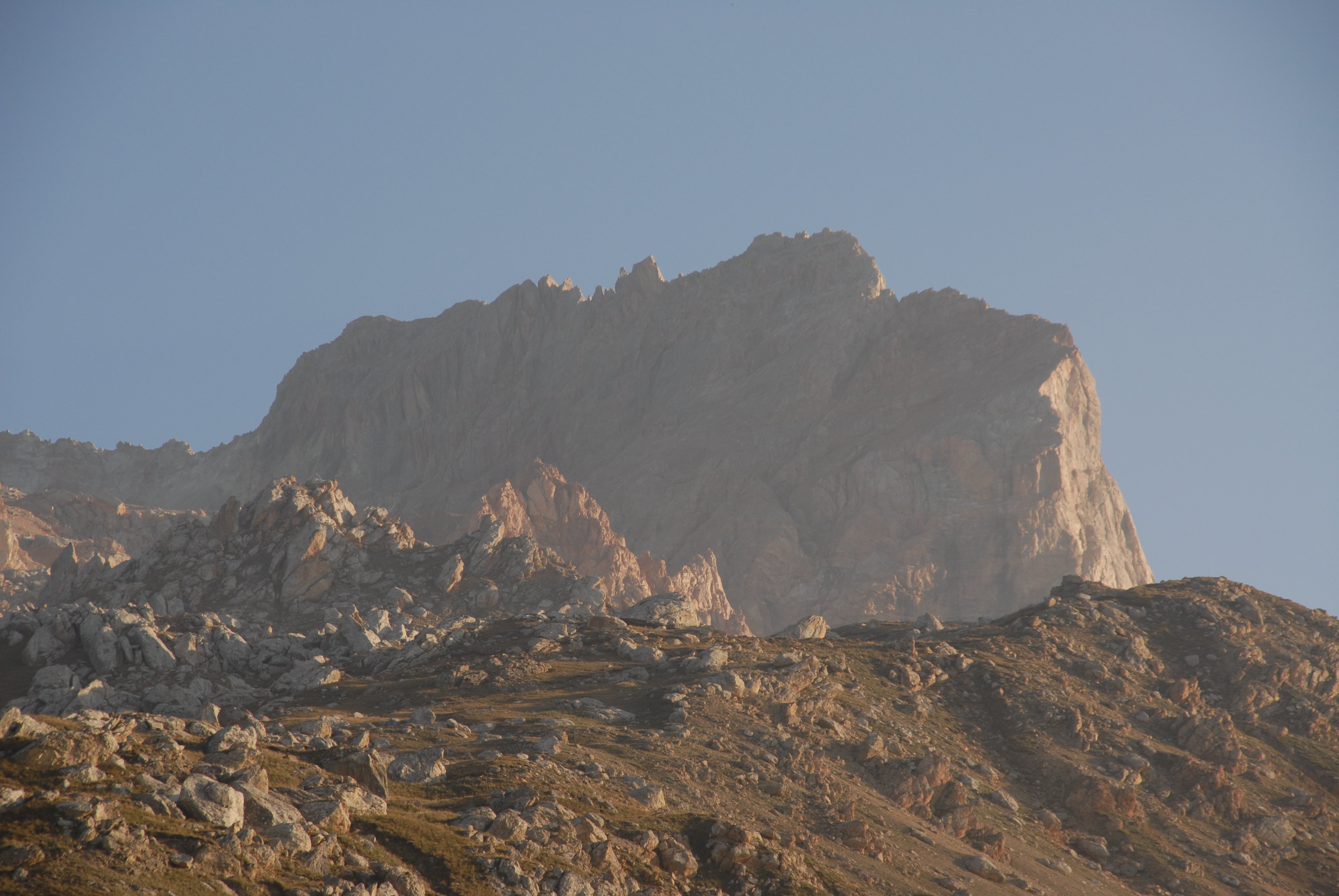 Шалбуздаг высота. Гора Шалбуздаг в Дагестане. Гора Шахбулаг Дагестан. Мискинджа восхождение Шалбуздаг. Священная гора в Дагестане.