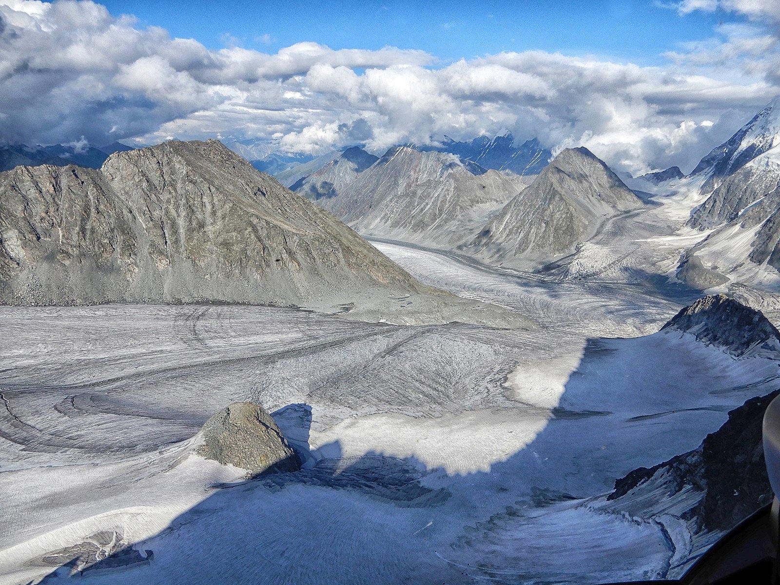 Белуха гора ледники