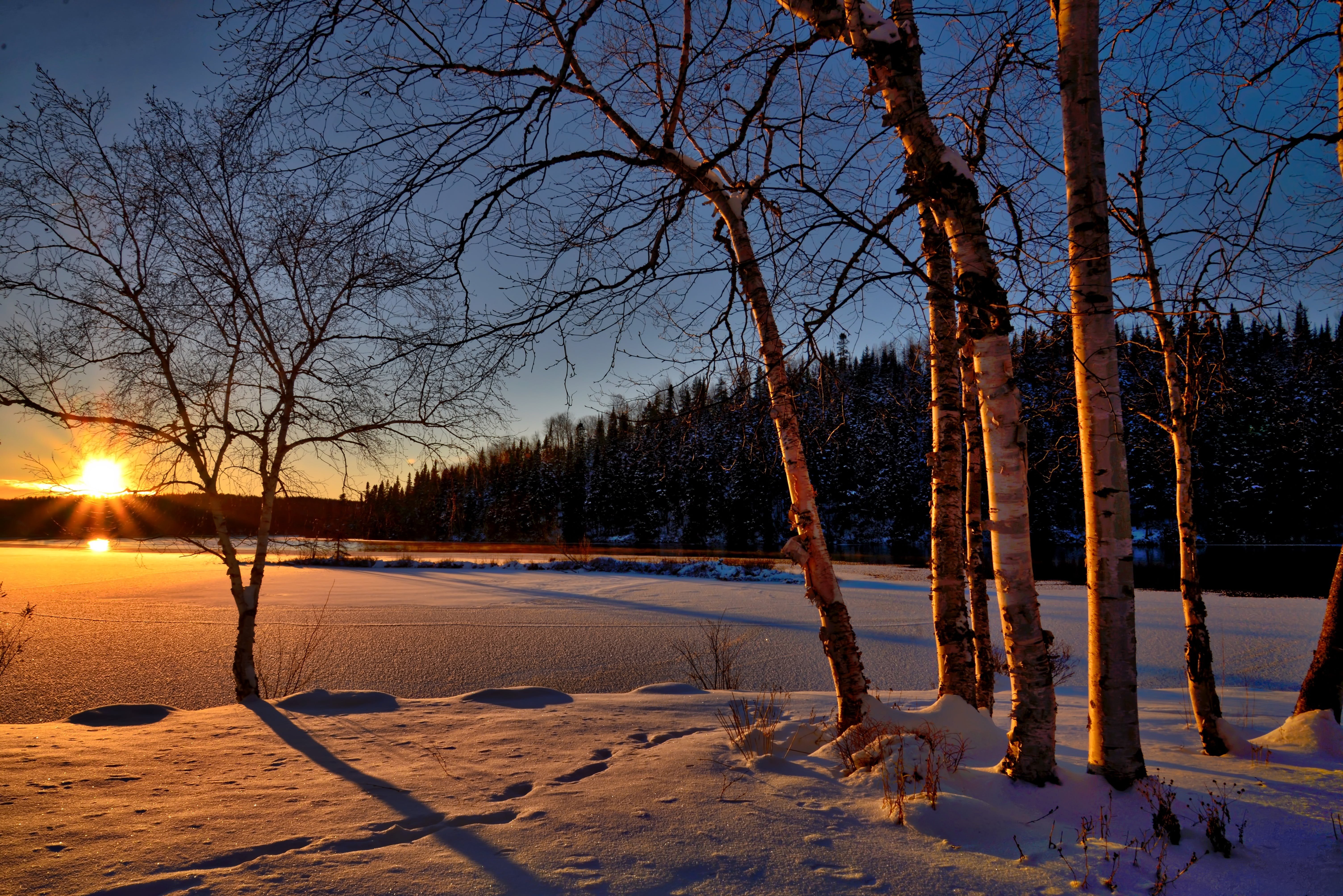 6 вечера зимой. Рассвет зимой. Зимний пейзаж. Зимний закат. Красивый зимний закат.