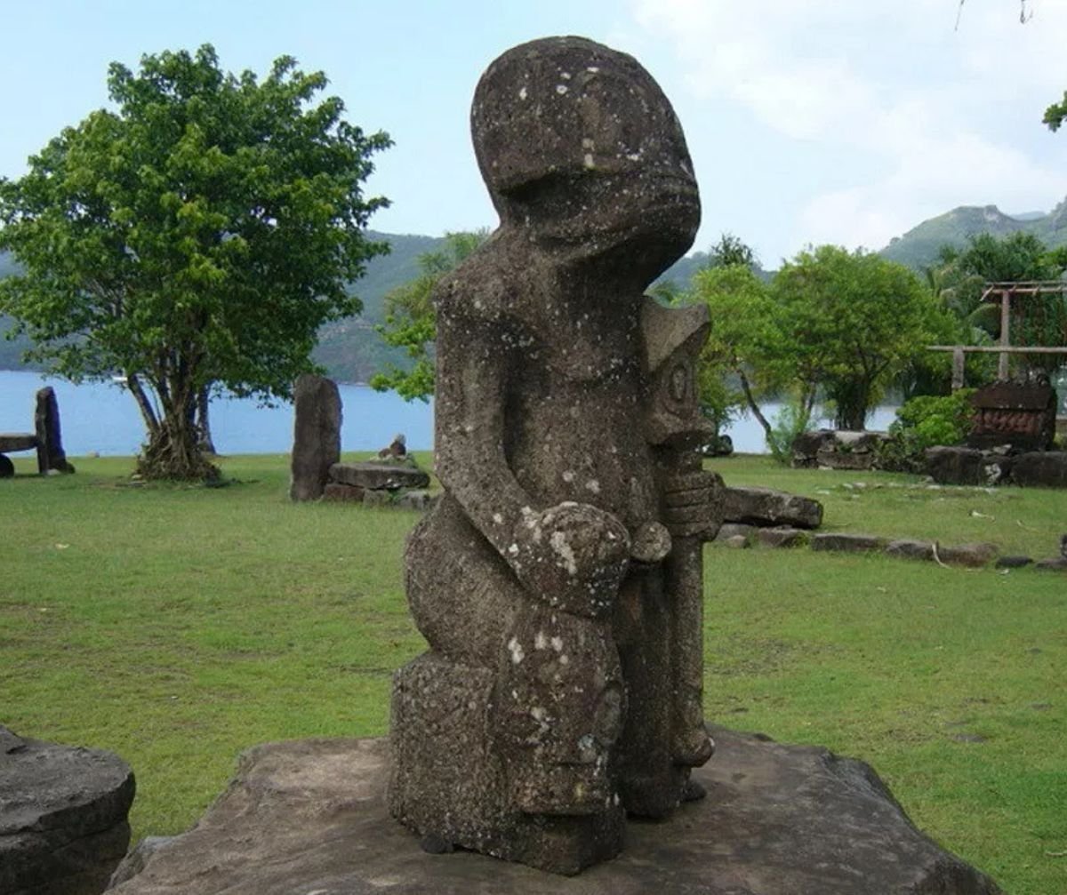 Статуи Маркизские острова