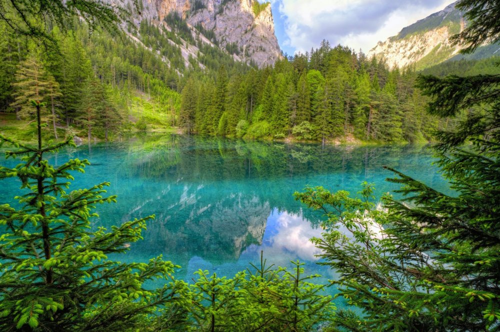 Голубое озеро Альпы