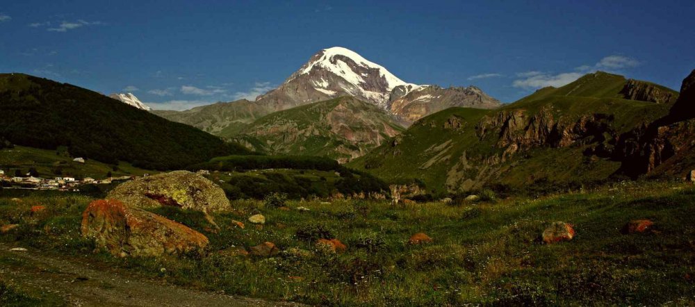 Горы Кавказа Казбек