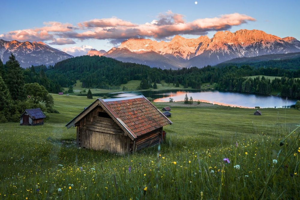 Швейцария поля горы домики