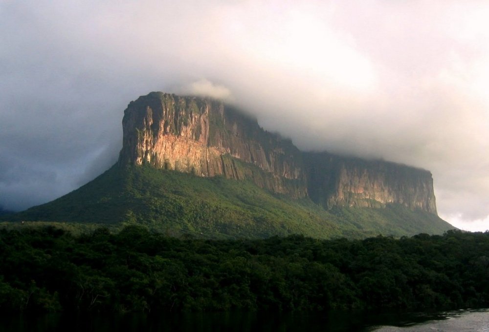 Национальный парк Канайма столовые горы Тепуи