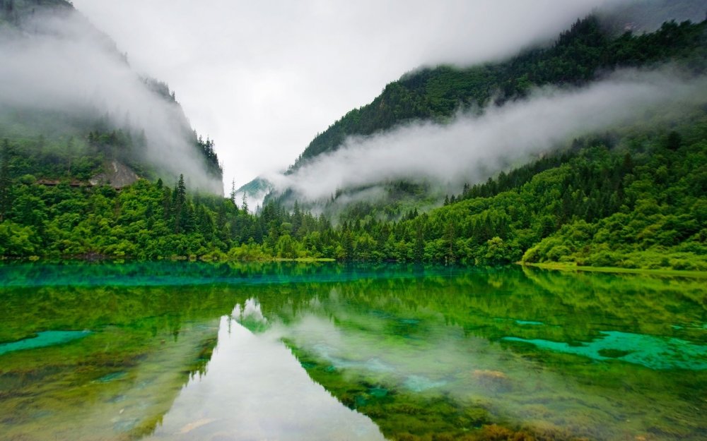Изумрудное озеро Китай