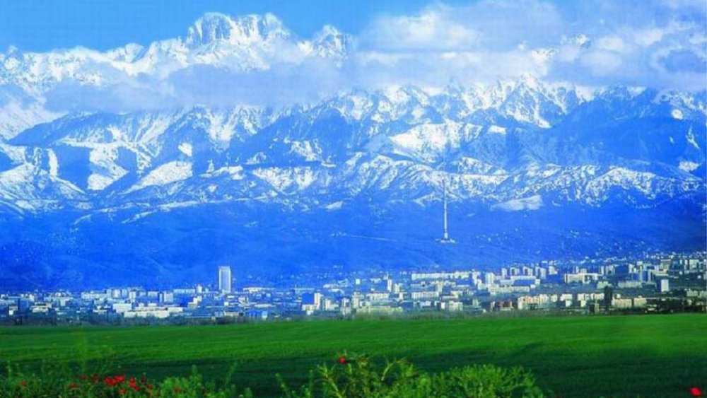 Горы Алма Ата поселок Энергетика