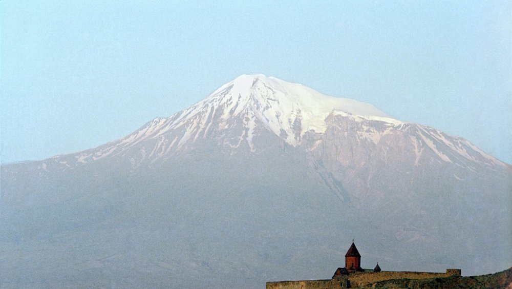 Гора Арарат и Ковчег на ней
