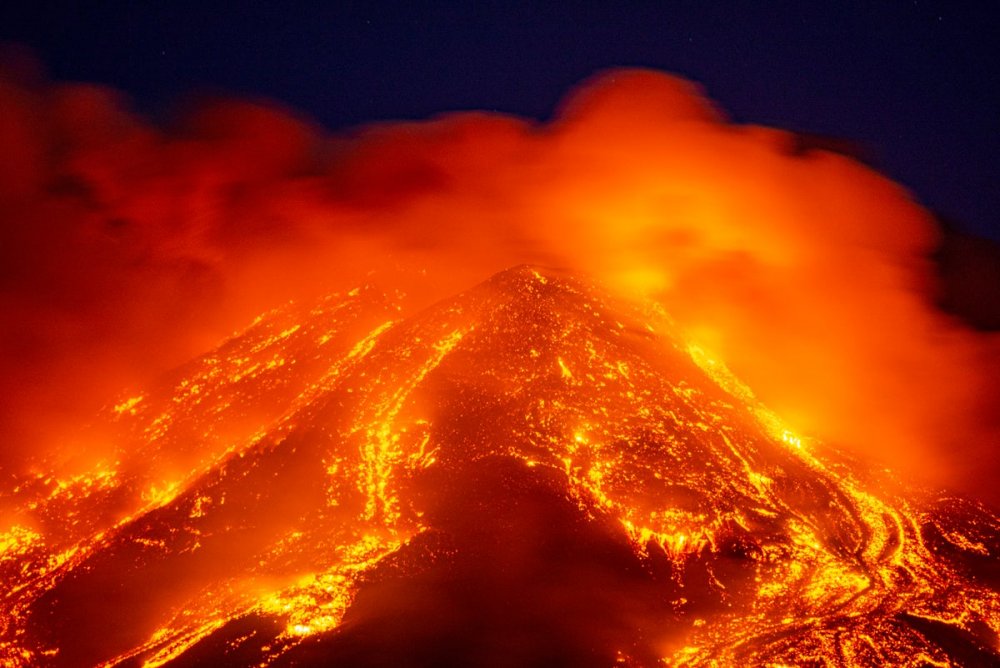 Извержение вулкана Этна 2021