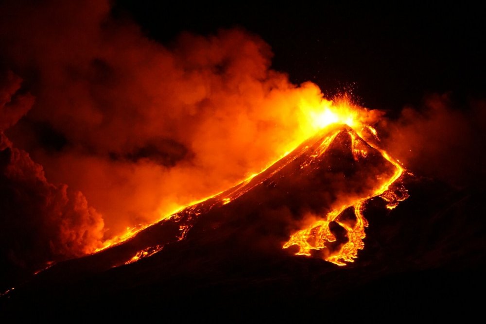 Вулкан Этна Италия 2021